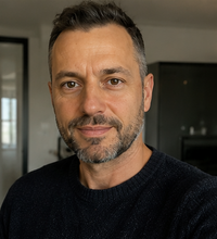 Manuele E.